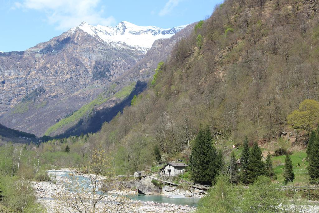 Myverzasca Resort Casa Rossa Brione  Екстериор снимка