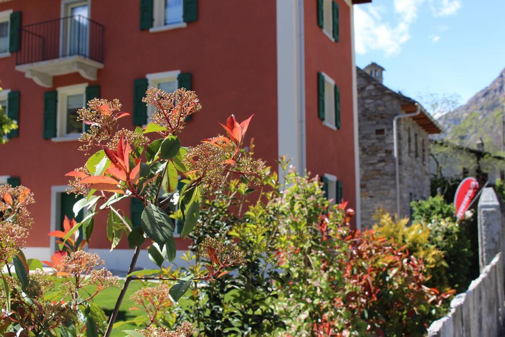 Myverzasca Resort Casa Rossa Brione  Екстериор снимка