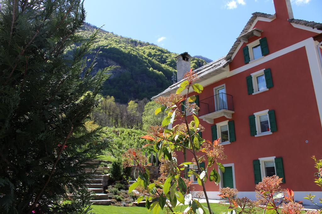 Myverzasca Resort Casa Rossa Brione  Екстериор снимка