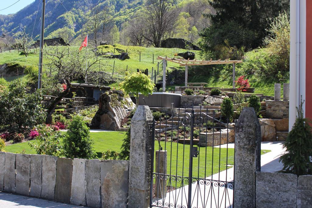 Myverzasca Resort Casa Rossa Brione  Екстериор снимка