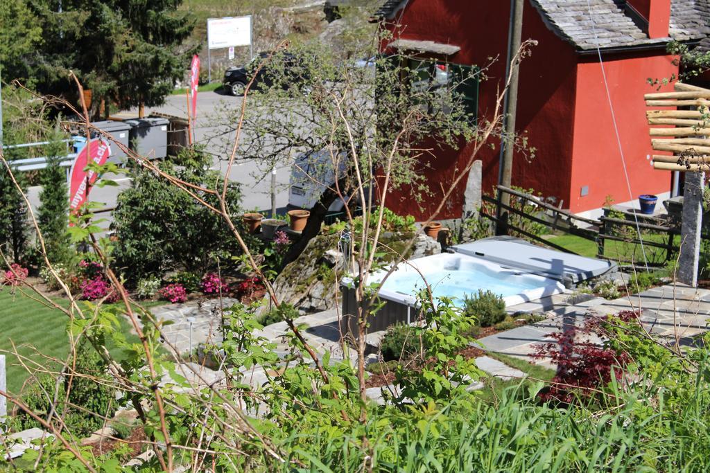 Myverzasca Resort Casa Rossa Brione  Екстериор снимка