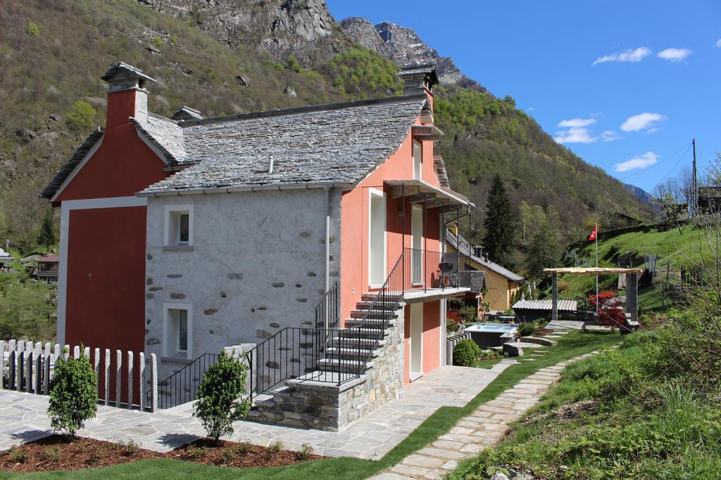 Myverzasca Resort Casa Rossa Brione  Екстериор снимка