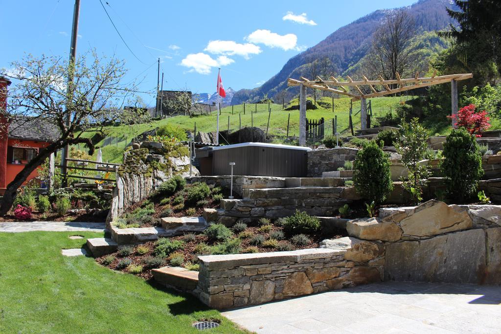 Myverzasca Resort Casa Rossa Brione  Екстериор снимка