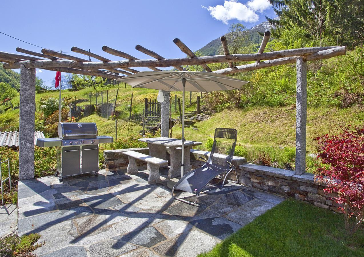 Myverzasca Resort Casa Rossa Brione  Екстериор снимка